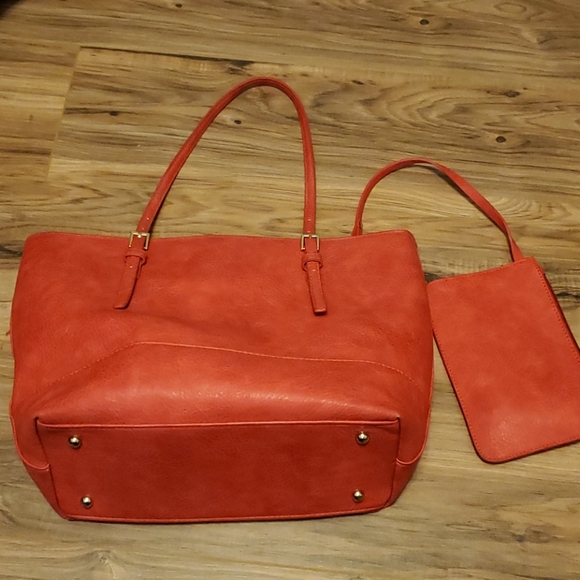 Urban Expressions Handbags - Urban Expressions red tote bag